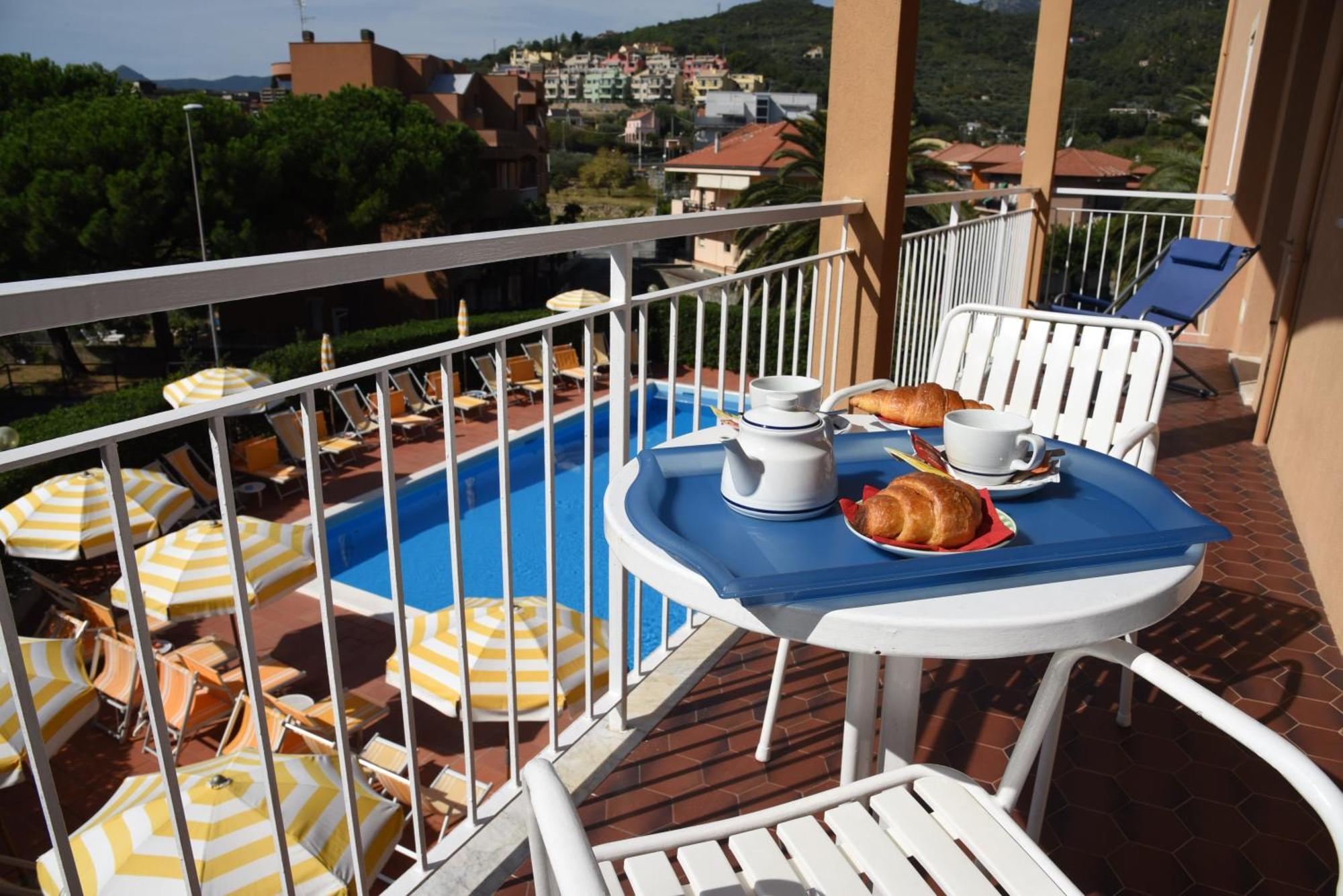 Residence Orchidea Pietra Ligure Ngoại thất bức ảnh