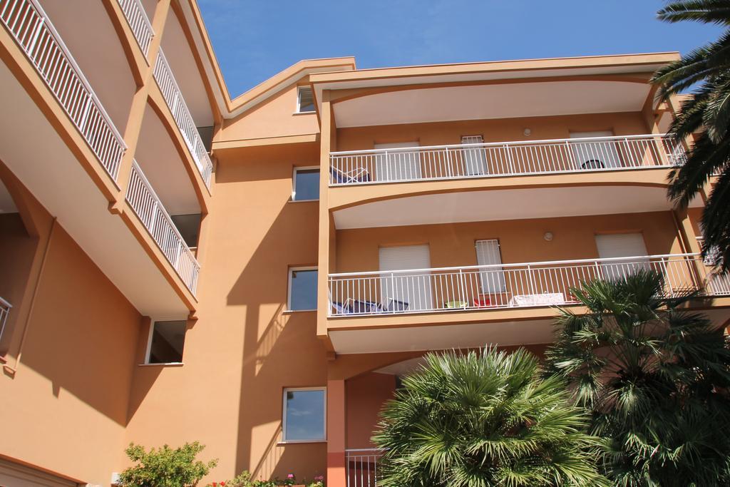 Residence Orchidea Pietra Ligure Ngoại thất bức ảnh